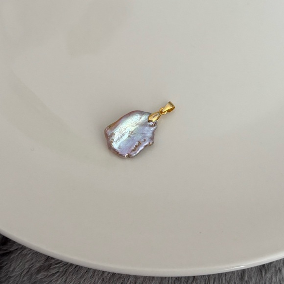 Natural Raw Pearl Pendant - Picture 6 of 11
